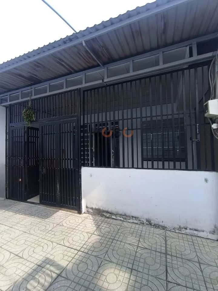 Bán nhà hẻm Quốc Lộ 1A Quận 12, TP.HCM – 2 phòng ngủ, giá 5.3 tỷ Bán nhà hẻm Quốc Lộ 1A Quận 12, TP.HCM – 2 phòng ngủ, giá 5.3 tỷ