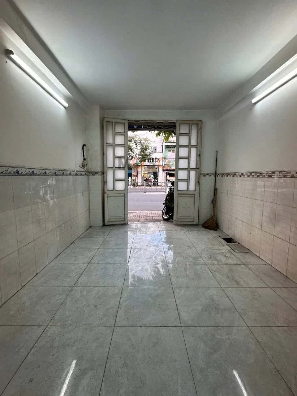 Bán nhà mặt tiền Đường Phạm Văn Chí Quận 6, TP.HCM – 1 phòng ngủ, giá 4.6 tỷ — Hình 2 Bán nhà mặt tiền Đường Phạm Văn Chí Quận 6, TP.HCM – 1 phòng ngủ, giá 4.6 tỷ — Hình 2