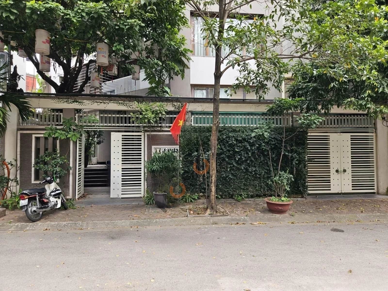 Bán nhà mặt tiền Khu đô thị mới Sài Đồng Quận Long Biên, TP. Hà Nội – 1 phòng ngủ, giá 81 tỷ Bán nhà mặt tiền Khu đô thị mới Sài Đồng Quận Long Biên, TP. Hà Nội – 1 phòng ngủ, giá 81 tỷ