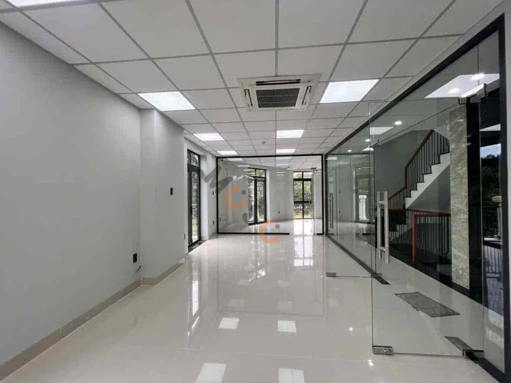 Cho thuê nhà mặt tiền Song Hành Quận 2 cũ, TP. Thủ Đức – giá 80 triệu — Hình 2 Cho thuê nhà mặt tiền Song Hành Quận 2 cũ, TP. Thủ Đức – giá 80 triệu — Hình 2