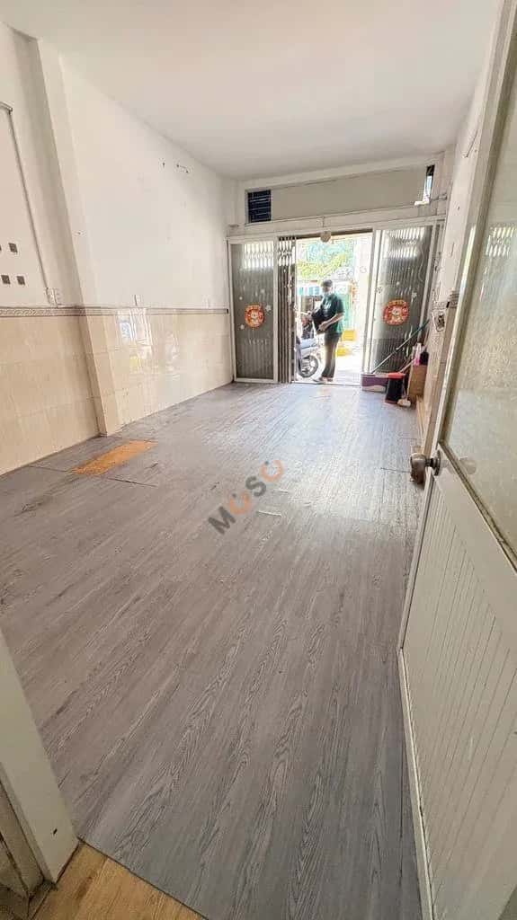 Cho thuê nhà hẻm Lạc Long Quân Quận 11, TP.HCM – giá 10.5 triệu — Hình 2 Cho thuê nhà hẻm Lạc Long Quân Quận 11, TP.HCM – giá 10.5 triệu — Hình 2