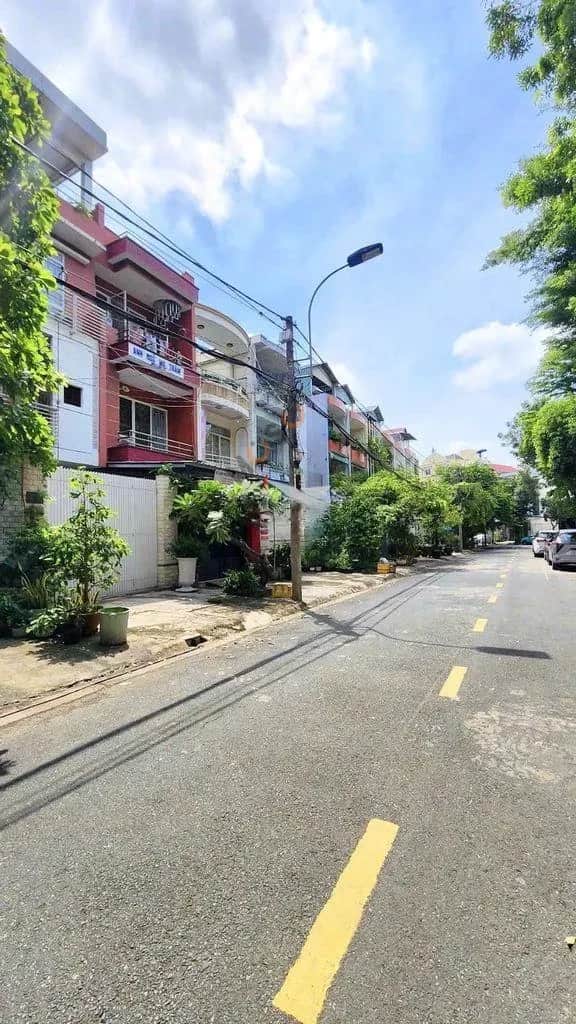 Cho thuê nhà mặt tiền Hoàng Diệu 2 Thủ Đức, TP. Thủ Đức – 4 phòng ngủ, giá 18 triệu Cho thuê nhà mặt tiền Hoàng Diệu 2 Thủ Đức, TP. Thủ Đức – 4 phòng ngủ, giá 18 triệu