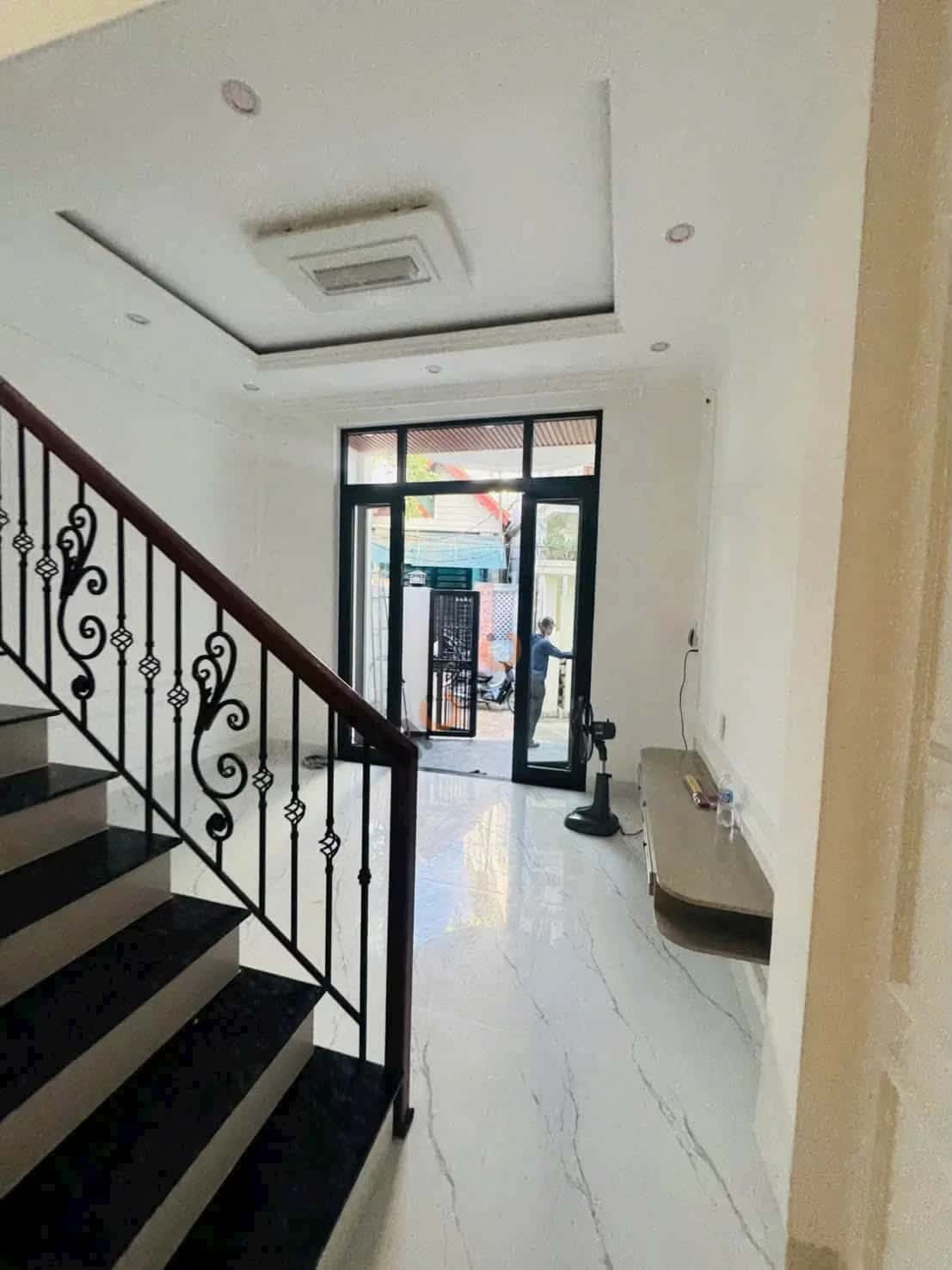 Bán nhà hẻm Miếu Đôi Quận Thuận Hóa, TP. Huế – 3 phòng ngủ, giá 2.9 tỷ — Hình 2 Bán nhà hẻm Miếu Đôi Quận Thuận Hóa, TP. Huế – 3 phòng ngủ, giá 2.9 tỷ — Hình 2