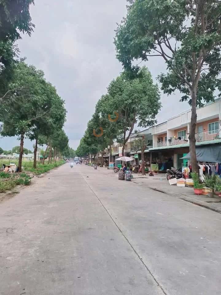 Bán nhà mặt tiền đường NG3 Thành phố Bến Cát, Bình Dương – 5 phòng ngủ, giá 2.3 tỷ — Hình 3 Bán nhà mặt tiền đường NG3 Thành phố Bến Cát, Bình Dương – 5 phòng ngủ, giá 2.3 tỷ — Hình 3