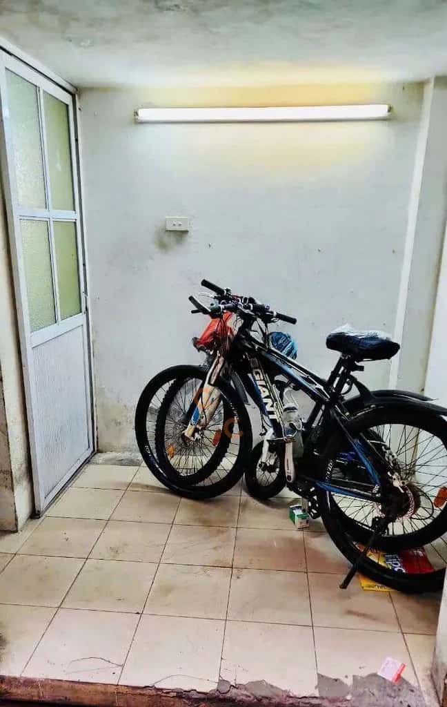 Cho thuê nhà hẻm Văn Cao Quận Ba Đình, Hà Nội – 1 phòng ngủ, giá 3.6 triệu — Hình 2 Cho thuê nhà hẻm Văn Cao Quận Ba Đình, Hà Nội – 1 phòng ngủ, giá 3.6 triệu — Hình 2