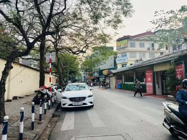 Bán nhà mặt tiền Cầu Giấy Quận Ba Đình, TP. Hà Nội – 3 phòng ngủ, giá 15.7 tỷ — Hình 3 Bán nhà mặt tiền Cầu Giấy Quận Ba Đình, TP. Hà Nội – 3 phòng ngủ, giá 15.7 tỷ — Hình 3