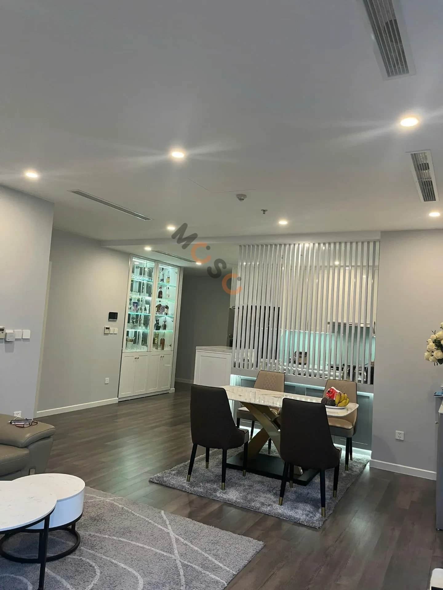 Cho thuê căn hộ chung cư Đường Phạm Văn Đồng Quận Cầu Giấy, Hà Nội – 3 phòng ngủ, giá 25 triệu Cho thuê căn hộ chung cư Đường Phạm Văn Đồng Quận Cầu Giấy, Hà Nội – 3 phòng ngủ, giá 25 triệu