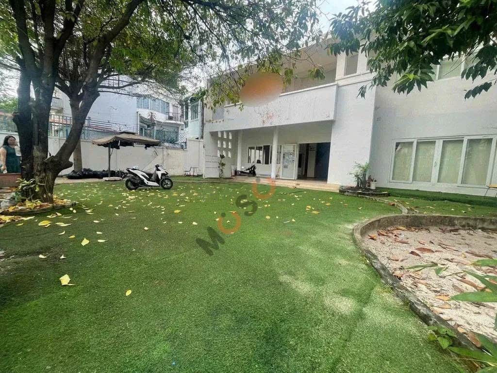 Cho thuê nhà mặt tiền Đường Nguyễn Xí Bình Thạnh, TP.HCM – giá 110 triệu Cho thuê nhà mặt tiền Đường Nguyễn Xí Bình Thạnh, TP.HCM – giá 110 triệu