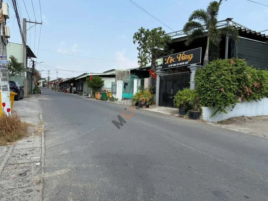 Cho thuê nhà mặt tiền đường Khánh Bình Thị xã Tân Uyên, Ho Chi Minh – 2 phòng ngủ, giá 5.5 triệu — Hình 3 Cho thuê nhà mặt tiền đường Khánh Bình Thị xã Tân Uyên, Ho Chi Minh – 2 phòng ngủ, giá 5.5 triệu — Hình 3