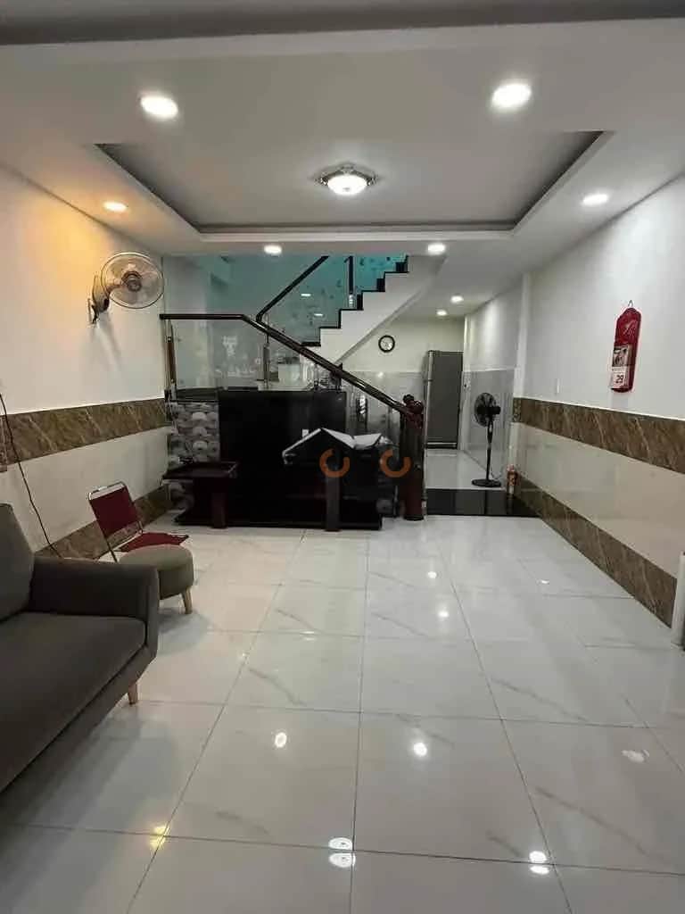 Cho thuê nhà hẻm Nguyễn Xí Quận Bình Thạnh, TP.HCM – 5 phòng ngủ, giá 22 triệu Cho thuê nhà hẻm Nguyễn Xí Quận Bình Thạnh, TP.HCM – 5 phòng ngủ, giá 22 triệu