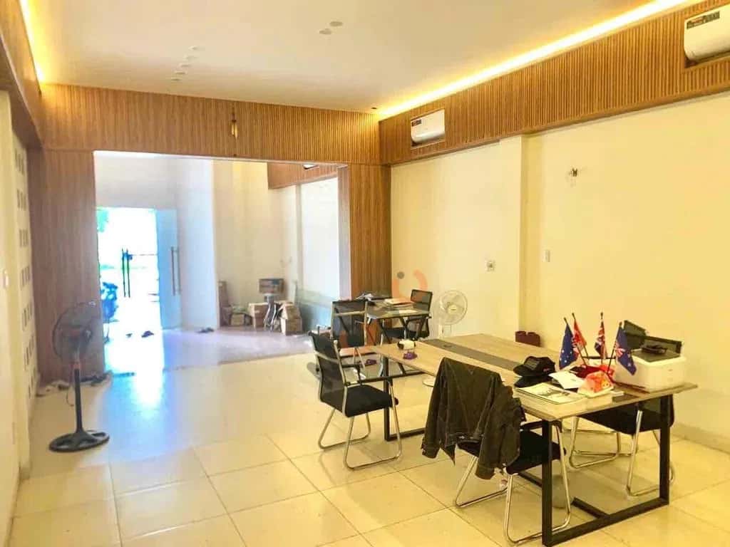 Cho thuê nhà mặt tiền Đường 30/4 Hòa Cường, Đà Nẵng – 4 phòng ngủ, giá 20 triệu — Hình 2 Cho thuê nhà mặt tiền Đường 30/4 Hòa Cường, Đà Nẵng – 4 phòng ngủ, giá 20 triệu — Hình 2