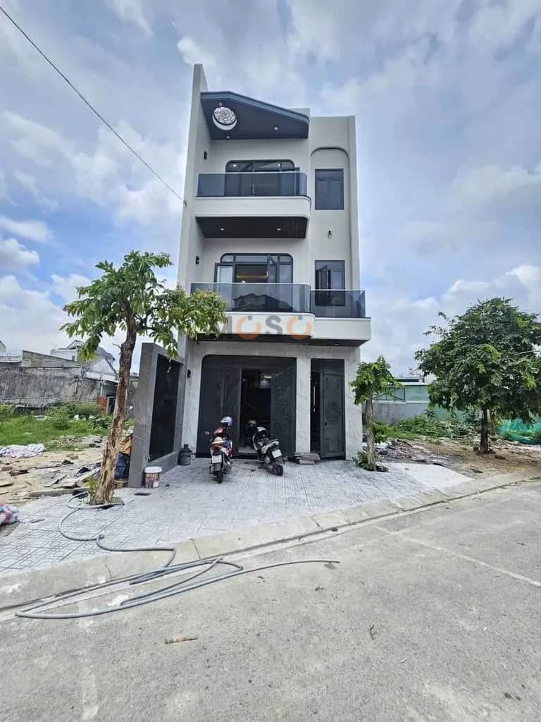 Bán nhà mặt tiền Nguyễn Đình Chiểu Dĩ An, TP.HCM – 4 phòng ngủ, giá 7.7 tỷ Bán nhà mặt tiền Nguyễn Đình Chiểu Dĩ An, TP.HCM – 4 phòng ngủ, giá 7.7 tỷ