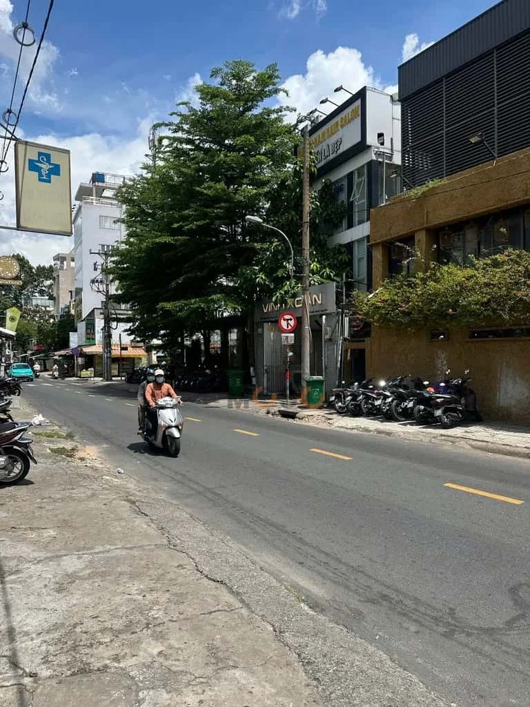 Cho thuê nhà hẻm Hẻm 114 Sư Vạn Hạnh Nối Dài Quận 10, TP.HCM – 5 phòng ngủ, giá 20 triệu — Hình 2 Cho thuê nhà hẻm Hẻm 114 Sư Vạn Hạnh Nối Dài Quận 10, TP.HCM – 5 phòng ngủ, giá 20 triệu — Hình 2