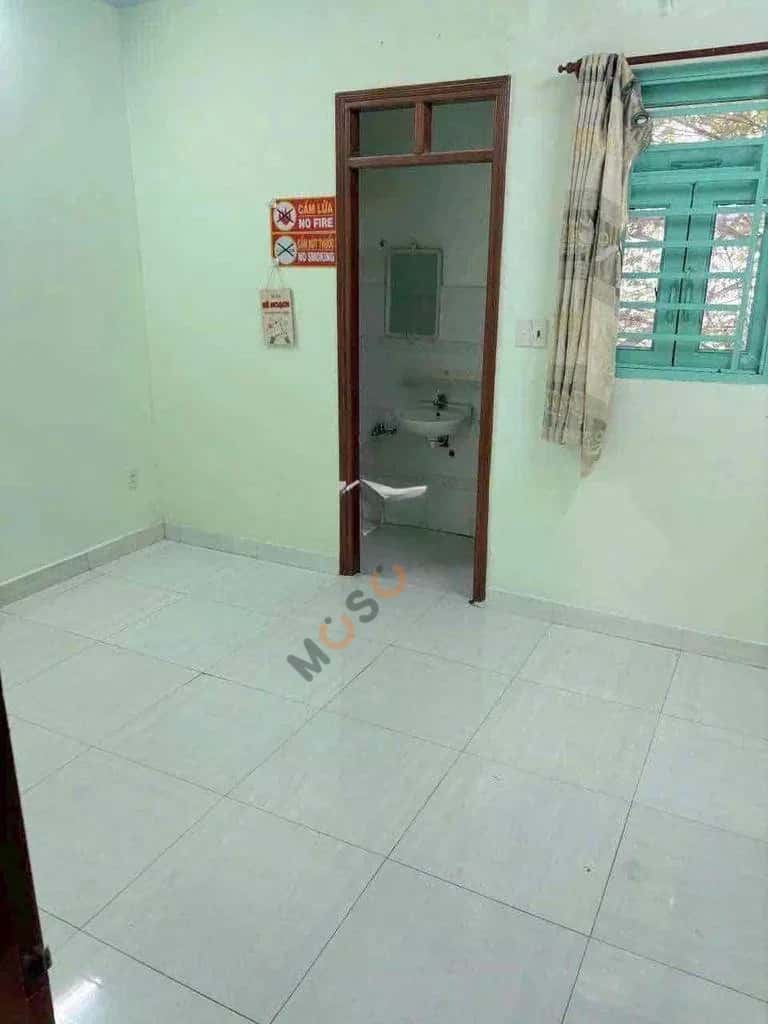 Cho thuê nhà hẻm Lâm Thị Hố Quận 12, TP.HCM – 5 phòng ngủ, giá 10 triệu — Hình 3 Cho thuê nhà hẻm Lâm Thị Hố Quận 12, TP.HCM – 5 phòng ngủ, giá 10 triệu — Hình 3