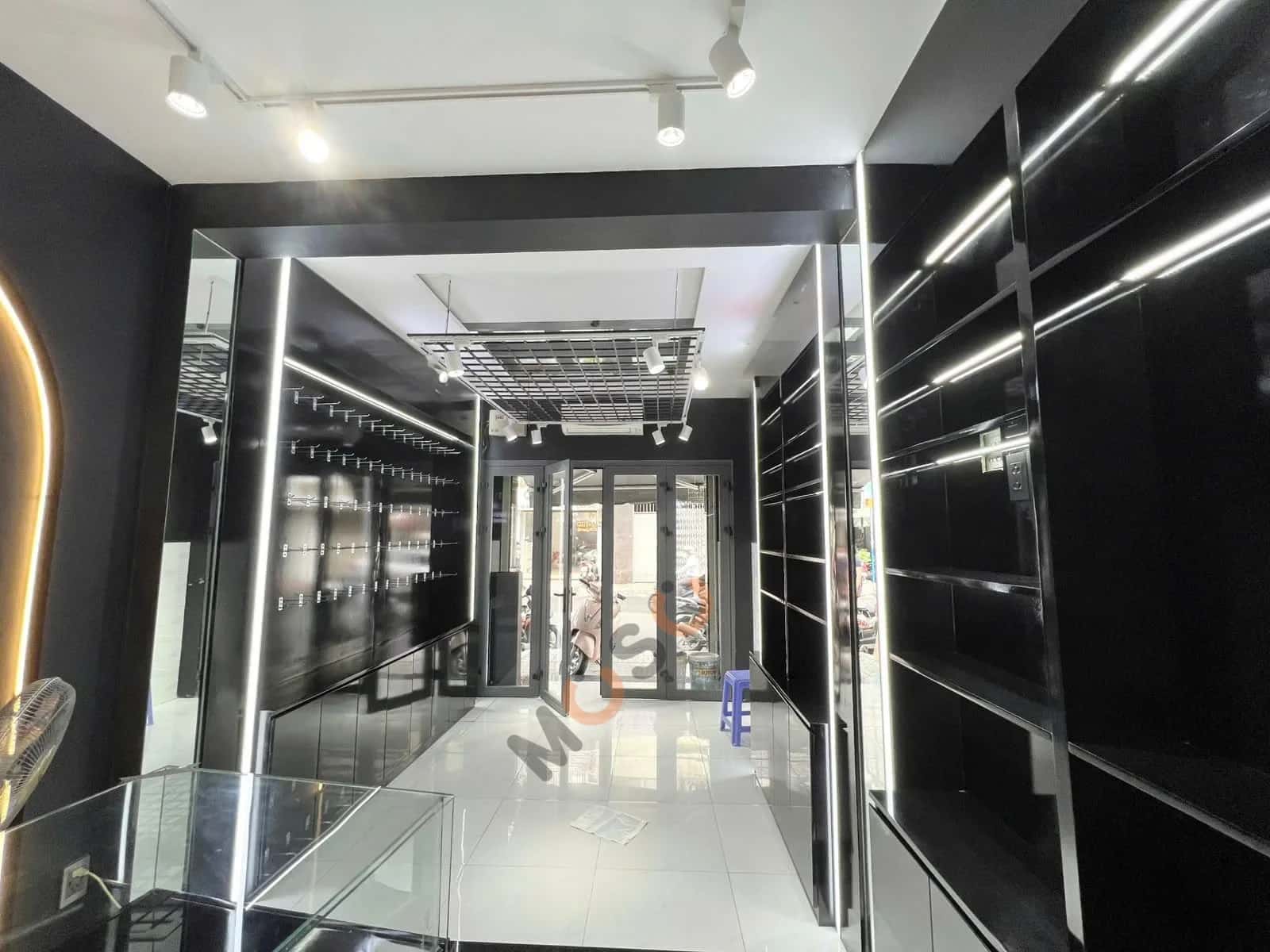 Bán nhà mặt tiền Nguyễn Tiểu La Quận 10, TP.HCM – 5 phòng ngủ, giá 13.5 tỷ — Hình 2 Bán nhà mặt tiền Nguyễn Tiểu La Quận 10, TP.HCM – 5 phòng ngủ, giá 13.5 tỷ — Hình 2
