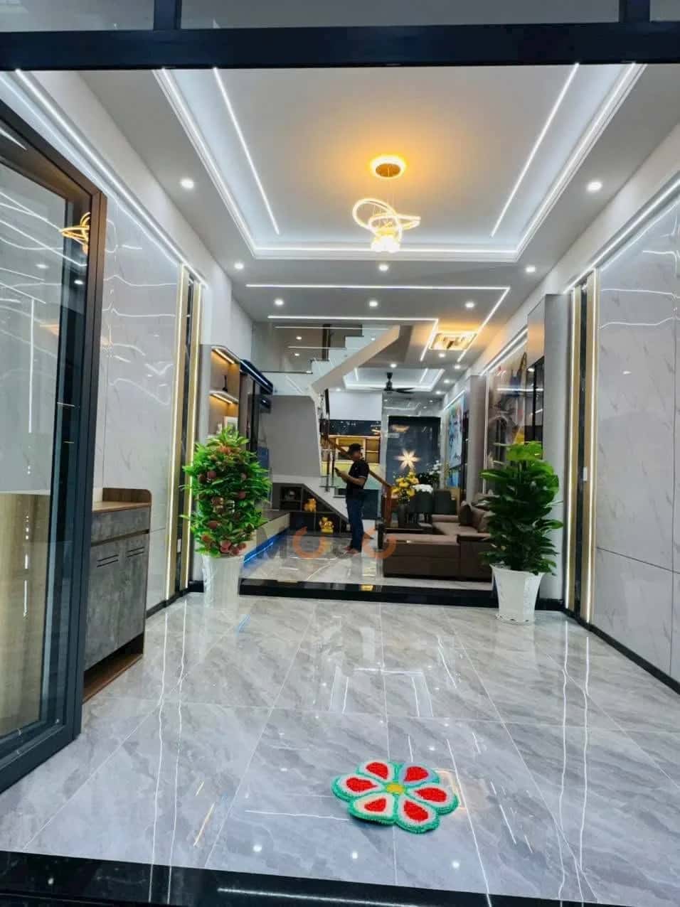 Bán nhà mặt tiền đường D2 Thành phố Thuận An, Bình Dương – 4 phòng ngủ, giá 5.3 tỷ — Hình 2 Bán nhà mặt tiền đường D2 Thành phố Thuận An, Bình Dương – 4 phòng ngủ, giá 5.3 tỷ — Hình 2