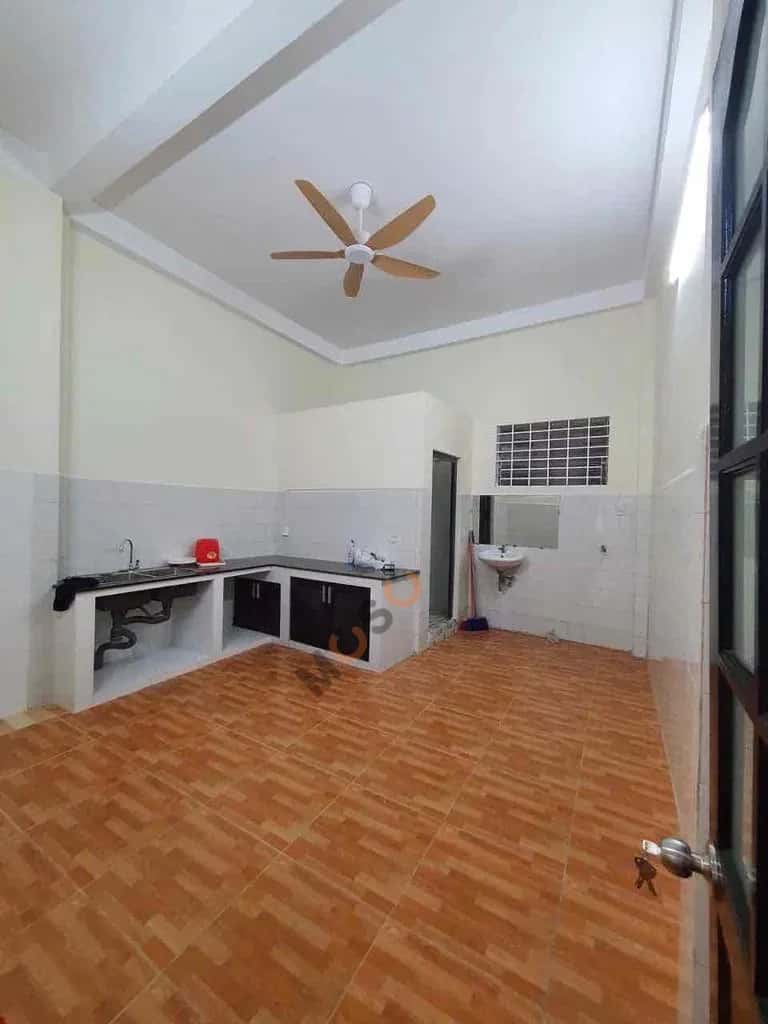 Cho thuê nhà hẻm Đường Trường Sa Quận Tân Bình, TP.HCM – 4 phòng ngủ, giá 19.5 triệu — Hình 2 Cho thuê nhà hẻm Đường Trường Sa Quận Tân Bình, TP.HCM – 4 phòng ngủ, giá 19.5 triệu — Hình 2
