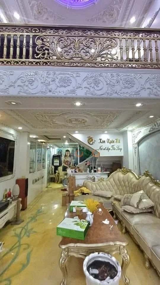 Bán nhà mặt tiền Dương Quảng Hàm Quận Gò Vấp, TP.HCM – 5 phòng ngủ, giá 12.6 tỷ — Hình 2 Bán nhà mặt tiền Dương Quảng Hàm Quận Gò Vấp, TP.HCM – 5 phòng ngủ, giá 12.6 tỷ — Hình 2