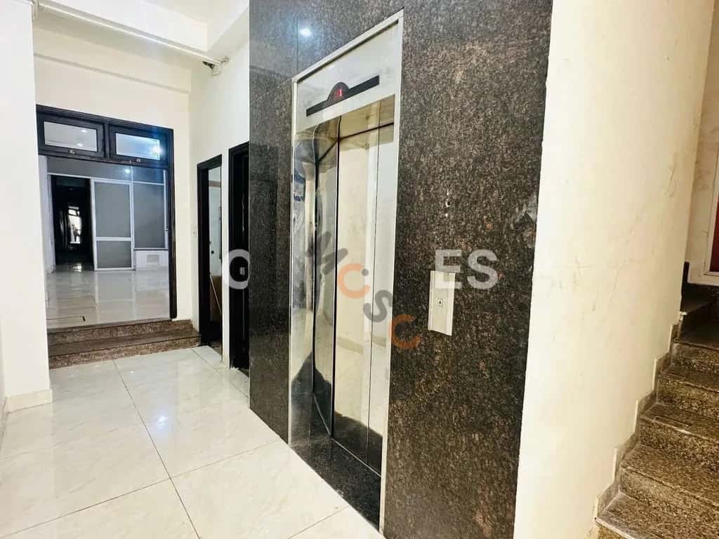 Cho thuê nhà mặt tiền Hùng Vương Hải Châu, Đà Nẵng – 10 phòng ngủ, giá 60 triệu — Hình 3 Cho thuê nhà mặt tiền Hùng Vương Hải Châu, Đà Nẵng – 10 phòng ngủ, giá 60 triệu — Hình 3