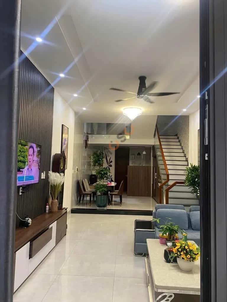 Cho thuê nhà mặt tiền Dương Quảng Hàm Hòa Cường, Đà Nẵng – 4 phòng ngủ, giá 18 triệu — Hình 2 Cho thuê nhà mặt tiền Dương Quảng Hàm Hòa Cường, Đà Nẵng – 4 phòng ngủ, giá 18 triệu — Hình 2