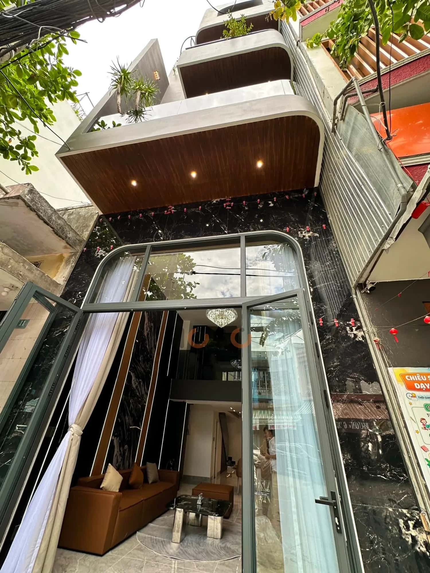 Bán nhà mặt tiền Lê Đình Thám Quận Hải Châu, TP. Đà Nẵng – 4 phòng ngủ, giá 15.8 tỷ — Hình 2 Bán nhà mặt tiền Lê Đình Thám Quận Hải Châu, TP. Đà Nẵng – 4 phòng ngủ, giá 15.8 tỷ — Hình 2