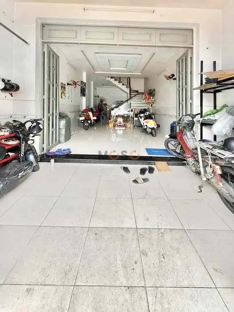 Cho thuê nhà hẻm Ấp Chiến Lược Bình Tân, TP.HCM – 4 phòng ngủ, giá 12 triệu — Hình 2 Cho thuê nhà hẻm Ấp Chiến Lược Bình Tân, TP.HCM – 4 phòng ngủ, giá 12 triệu — Hình 2