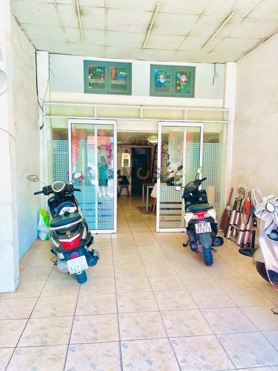 Bán nhà mặt tiền Hoàng Văn Thụ Quận Tân Bình, TP.HCM – 3 phòng ngủ, giá 18.9 tỷ — Hình 2 Bán nhà mặt tiền Hoàng Văn Thụ Quận Tân Bình, TP.HCM – 3 phòng ngủ, giá 18.9 tỷ — Hình 2