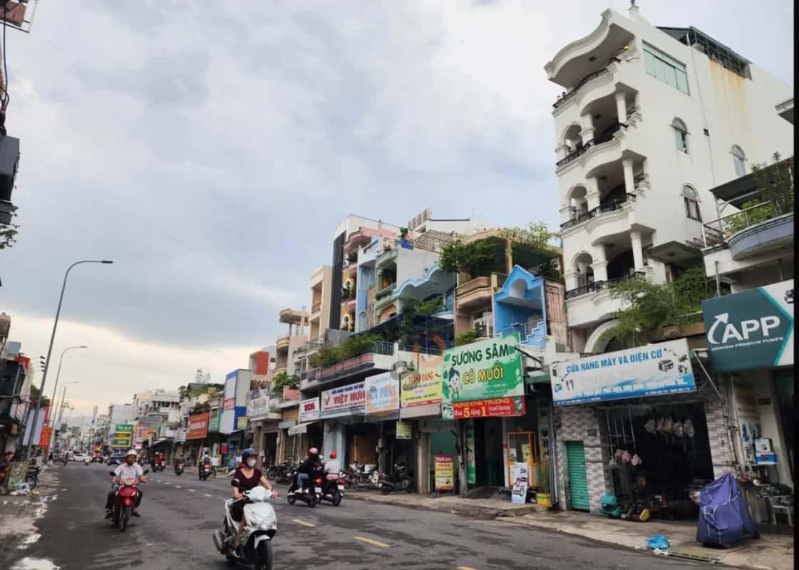 Bán nhà mặt tiền Lạc Long Quân Quận Tân Bình, TP.HCM – 4 phòng ngủ, giá 23 tỷ — Hình 3 Bán nhà mặt tiền Lạc Long Quân Quận Tân Bình, TP.HCM – 4 phòng ngủ, giá 23 tỷ — Hình 3
