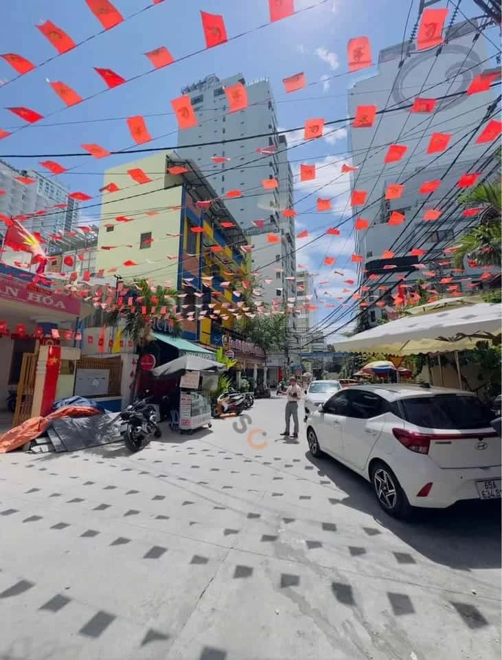 Bán nhà hẻm đường Hùng Vương Thành phố Nha Trang, Khánh Hòa – 18 phòng ngủ, giá 26 tỷ — Hình 3 Bán nhà hẻm đường Hùng Vương Thành phố Nha Trang, Khánh Hòa – 18 phòng ngủ, giá 26 tỷ — Hình 3