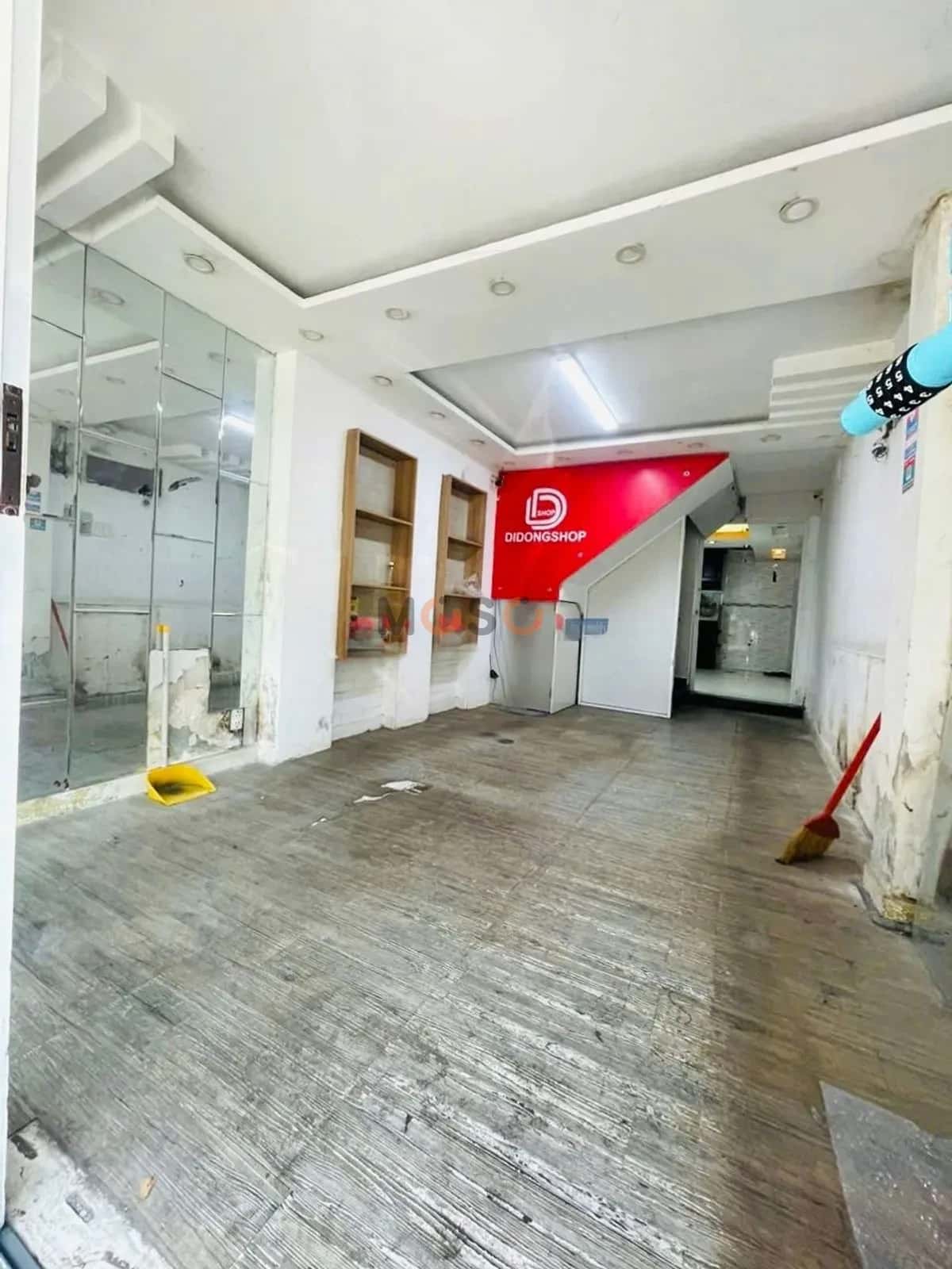 Cho thuê nhà mặt tiền Đường Vĩnh Viễn Quận 10, TP.HCM – 5 phòng ngủ, giá 25 triệu — Hình 3 Cho thuê nhà mặt tiền Đường Vĩnh Viễn Quận 10, TP.HCM – 5 phòng ngủ, giá 25 triệu — Hình 3
