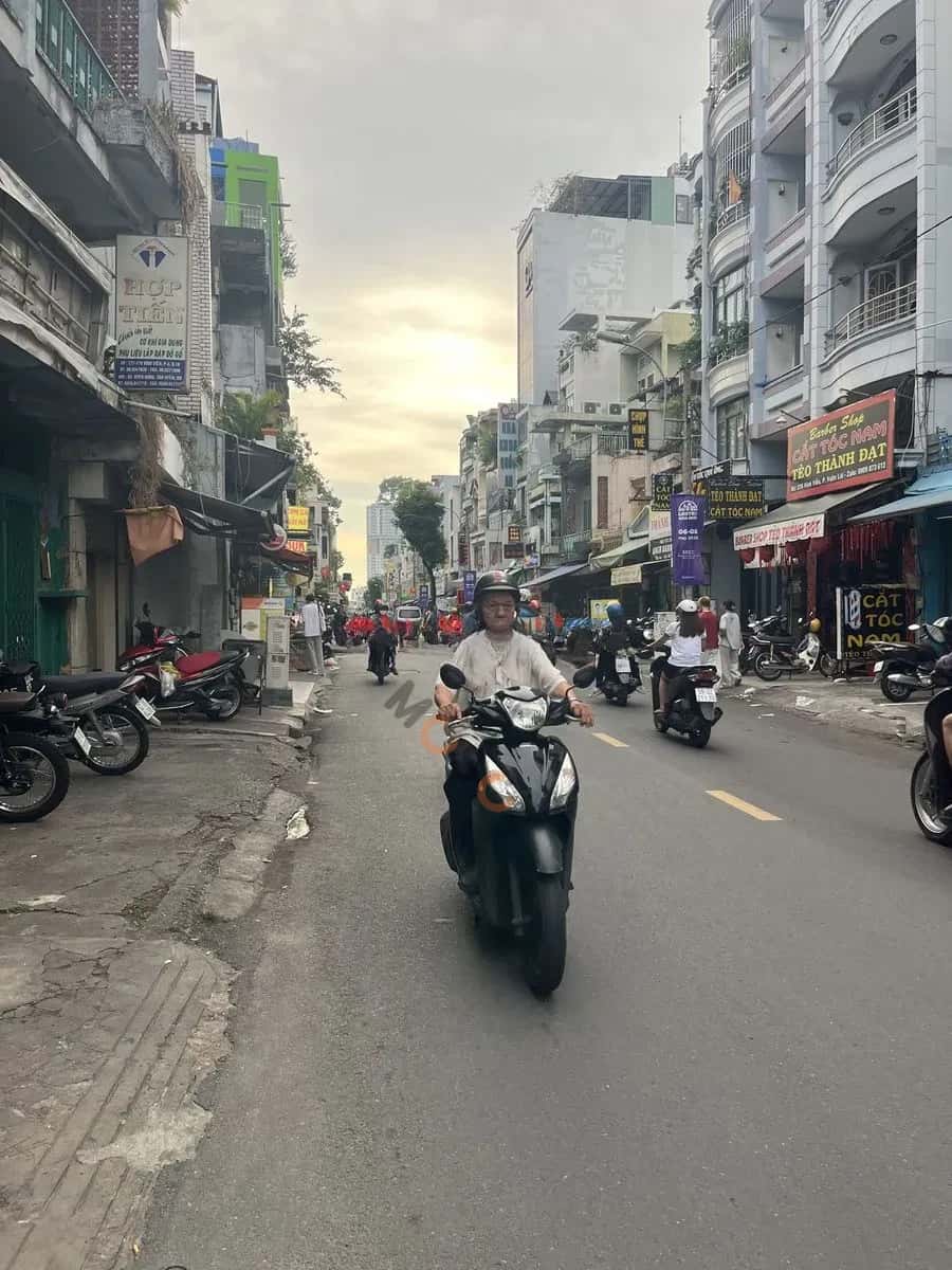 Cho thuê nhà mặt tiền Đường Vĩnh Viễn Quận 10, TP.HCM – 5 phòng ngủ, giá 25 triệu — Hình 2 Cho thuê nhà mặt tiền Đường Vĩnh Viễn Quận 10, TP.HCM – 5 phòng ngủ, giá 25 triệu — Hình 2