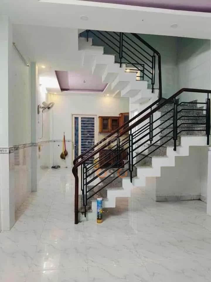 Cho thuê nhà hẻm Đường Trường Lưu Quận 9 cũ, TP.HCM – 3 phòng ngủ, giá 8 triệu Cho thuê nhà hẻm Đường Trường Lưu Quận 9 cũ, TP.HCM – 3 phòng ngủ, giá 8 triệu