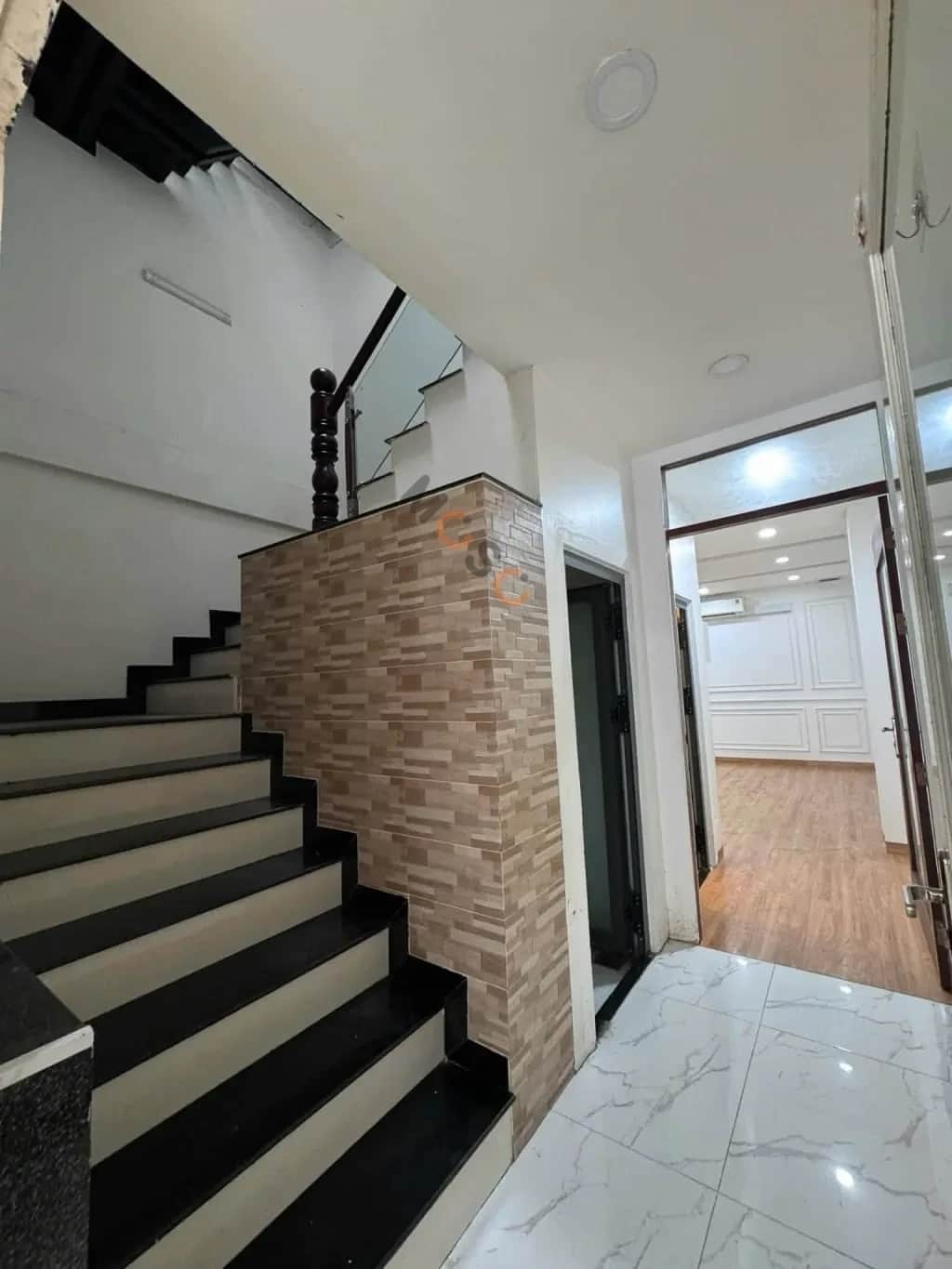 Cho thuê nhà mặt tiền Hùng Vương Ninh Kiều, Cần Thơ – 4 phòng ngủ, giá 20 triệu Cho thuê nhà mặt tiền Hùng Vương Ninh Kiều, Cần Thơ – 4 phòng ngủ, giá 20 triệu