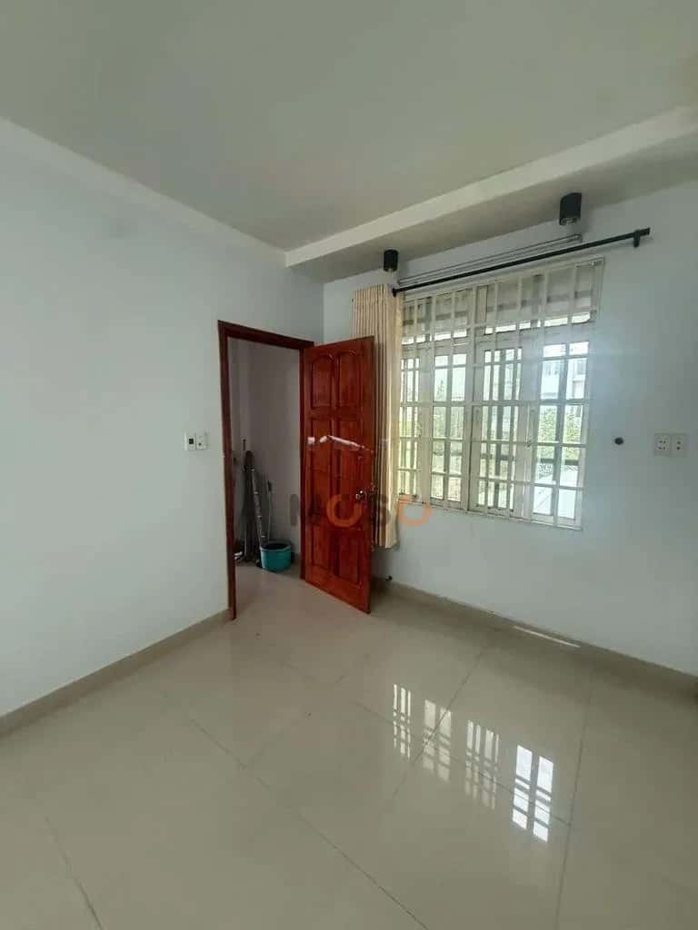 Cho thuê nhà hẻm Đường số 5 Thành phố Dĩ An, Binh Duong – 6 phòng ngủ, giá 15 triệu — Hình 2 Cho thuê nhà hẻm Đường số 5 Thành phố Dĩ An, Binh Duong – 6 phòng ngủ, giá 15 triệu — Hình 2