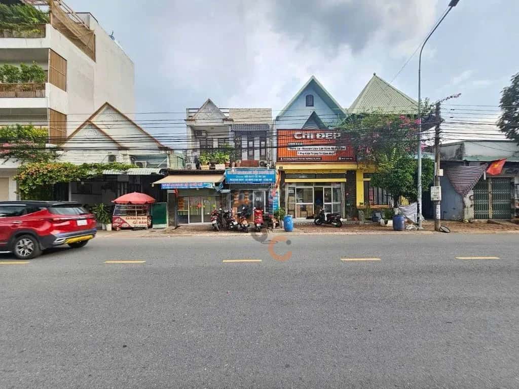 Bán nhà mặt tiền Đường Nguyễn Thái Học Dĩ An, TP.HCM – 2 phòng ngủ, giá 8 tỷ — Hình 2 Bán nhà mặt tiền Đường Nguyễn Thái Học Dĩ An, TP.HCM – 2 phòng ngủ, giá 8 tỷ — Hình 2