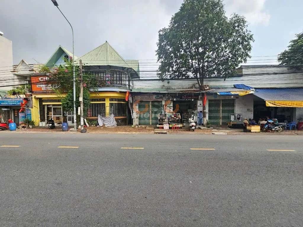 Bán nhà mặt tiền Đường Nguyễn Thái Học Dĩ An, TP.HCM – 2 phòng ngủ, giá 8 tỷ — Hình 3 Bán nhà mặt tiền Đường Nguyễn Thái Học Dĩ An, TP.HCM – 2 phòng ngủ, giá 8 tỷ — Hình 3