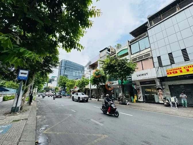 Cho thuê nhà mặt tiền Đường Nguyễn Đình Chiểu Quận 3, TP.HCM – giá 260 triệu — Hình 3 Cho thuê nhà mặt tiền Đường Nguyễn Đình Chiểu Quận 3, TP.HCM – giá 260 triệu — Hình 3