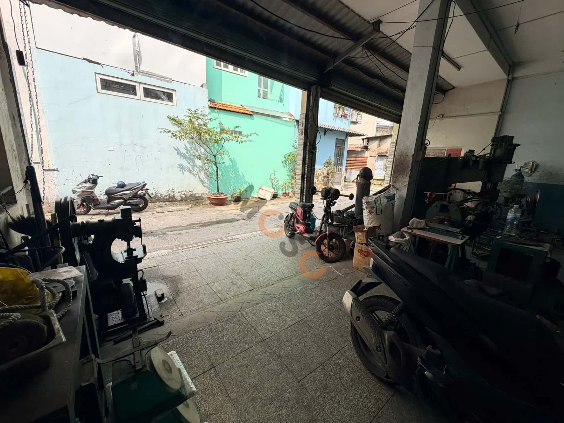 Bán nhà hẻm Lô Tư Quận Bình Tân, TP.HCM – 3 phòng ngủ, giá 10 tỷ — Hình 2 Bán nhà hẻm Lô Tư Quận Bình Tân, TP.HCM – 3 phòng ngủ, giá 10 tỷ — Hình 2