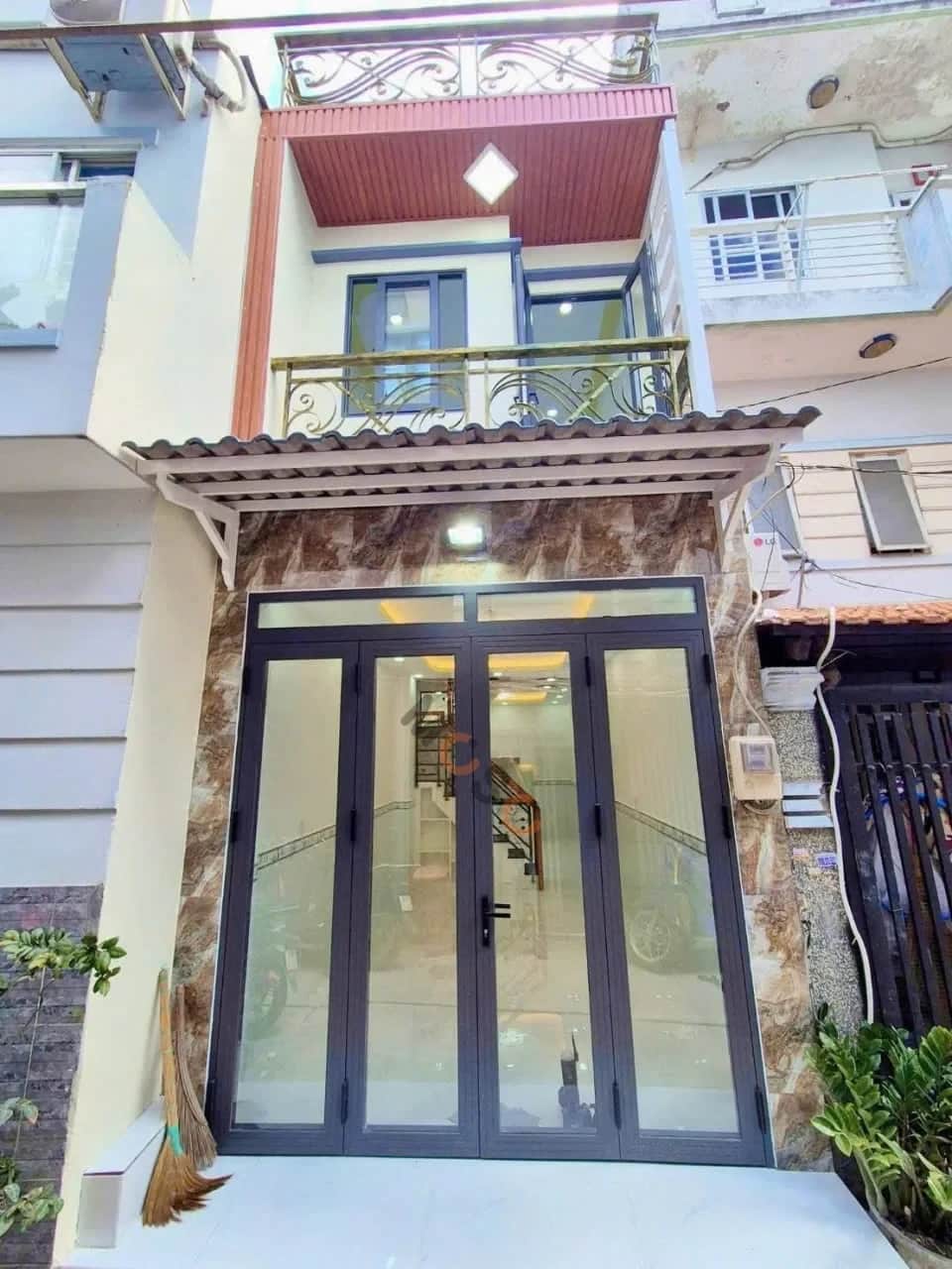 Bán nhà hẻm Chiến Lược Quận Bình Tân, TP.HCM – 2 phòng ngủ, giá 3.7 tỷ Bán nhà hẻm Chiến Lược Quận Bình Tân, TP.HCM – 2 phòng ngủ, giá 3.7 tỷ