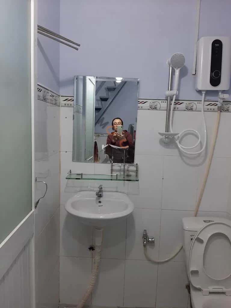 Cho thuê nhà hẻm Đoàn Văn Bơ Quận 4, TP.HCM – 2 phòng ngủ, giá 6 triệu — Hình 3 Cho thuê nhà hẻm Đoàn Văn Bơ Quận 4, TP.HCM – 2 phòng ngủ, giá 6 triệu — Hình 3