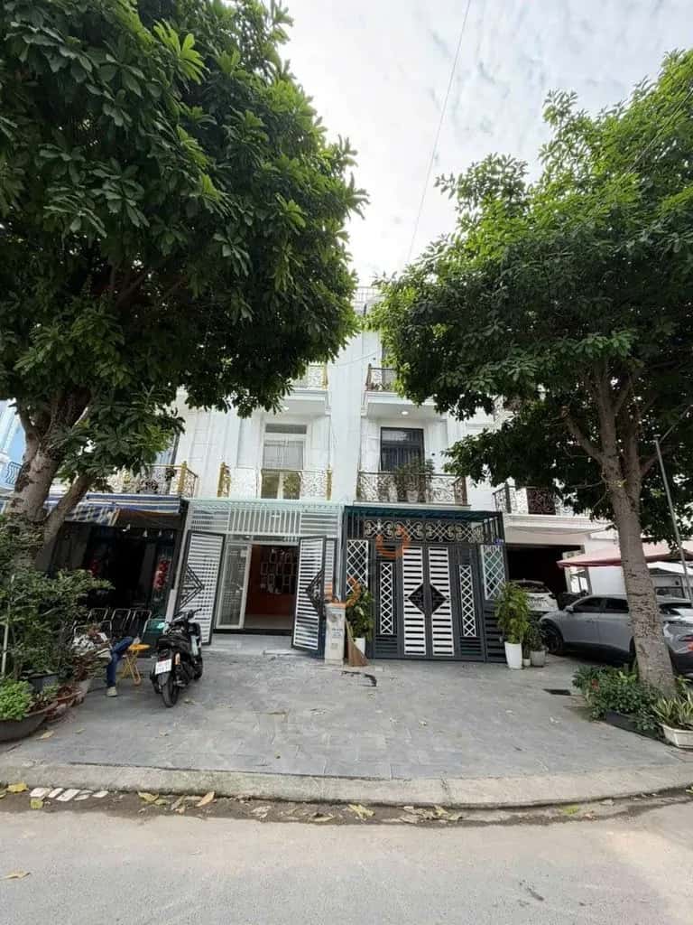 Bán nhà hẻm Đông Tác Dĩ An, TP.HCM – 4 phòng ngủ, giá 6.9 tỷ — Hình 2 Bán nhà hẻm Đông Tác Dĩ An, TP.HCM – 4 phòng ngủ, giá 6.9 tỷ — Hình 2