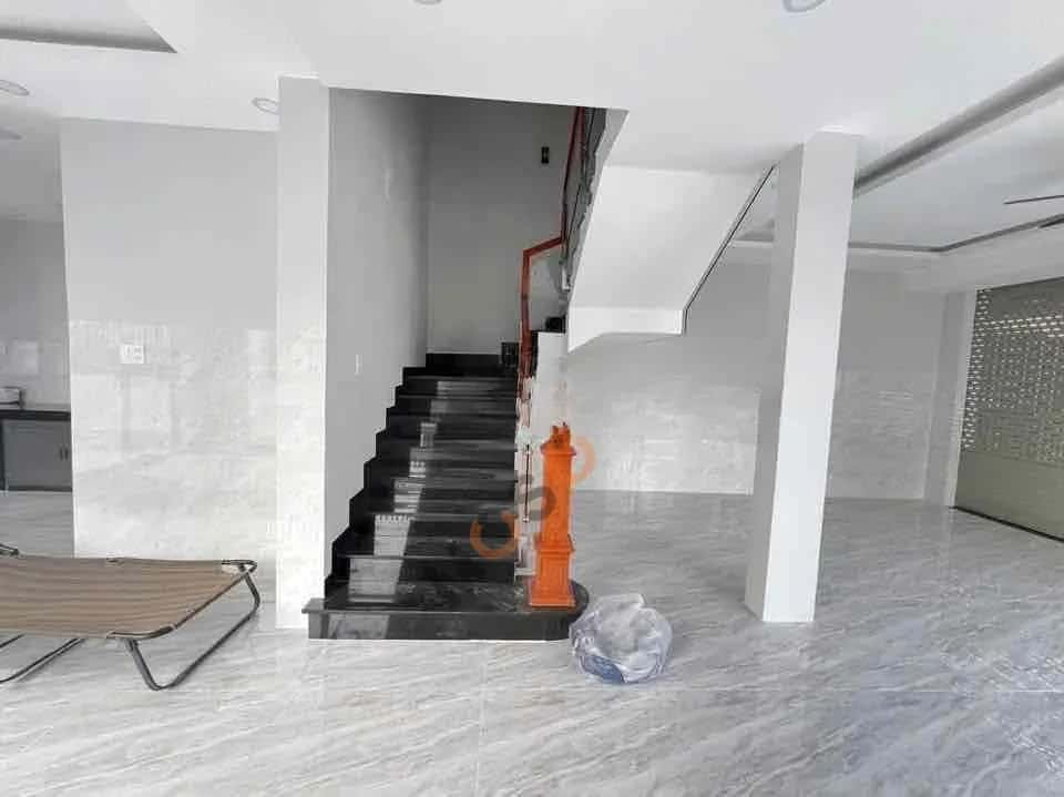 Cho thuê nhà hẻm N11 Quận 9 cũ, Ho Chi Minh – 4 phòng ngủ, giá 14 triệu — Hình 3 Cho thuê nhà hẻm N11 Quận 9 cũ, Ho Chi Minh – 4 phòng ngủ, giá 14 triệu — Hình 3
