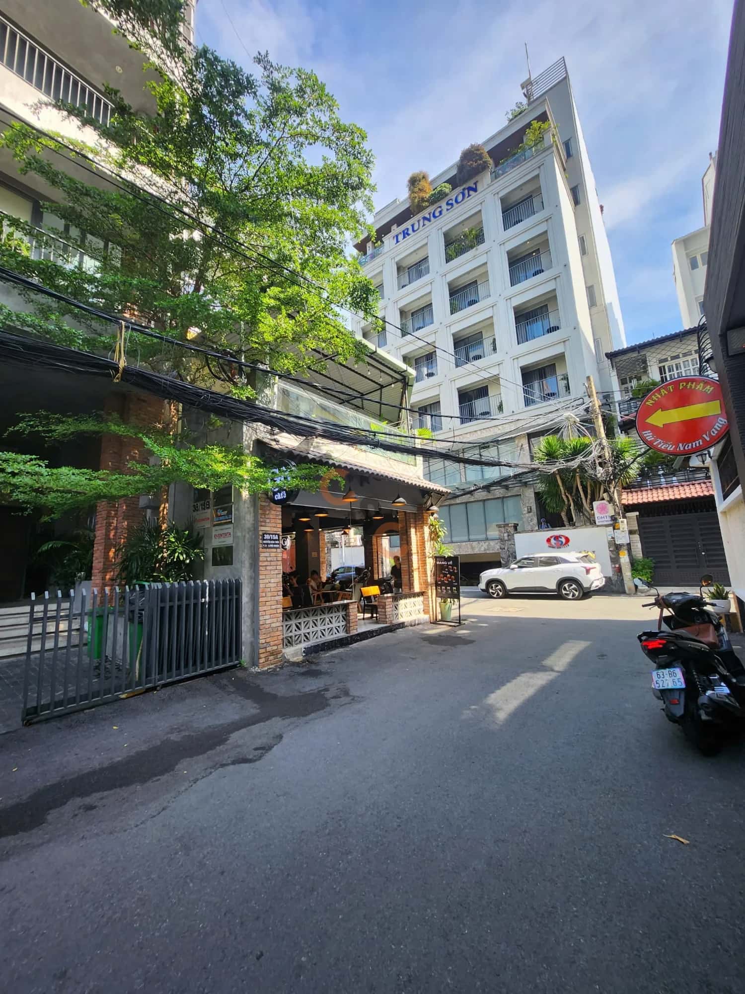 Cho thuê nhà mặt tiền Nguyễn Văn Trỗi Quận Phú Nhuận, TP.HCM – 1 phòng ngủ, giá 100 triệu — Hình 2 Cho thuê nhà mặt tiền Nguyễn Văn Trỗi Quận Phú Nhuận, TP.HCM – 1 phòng ngủ, giá 100 triệu — Hình 2