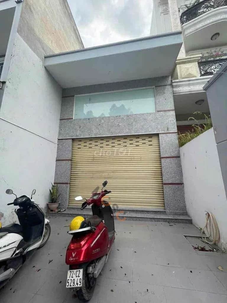 Cho thuê nhà mặt tiền Đường Nguyễn Duy Trinh Quận 9 cũ, TP.HCM – 3 phòng ngủ, giá 10 triệu Cho thuê nhà mặt tiền Đường Nguyễn Duy Trinh Quận 9 cũ, TP.HCM – 3 phòng ngủ, giá 10 triệu