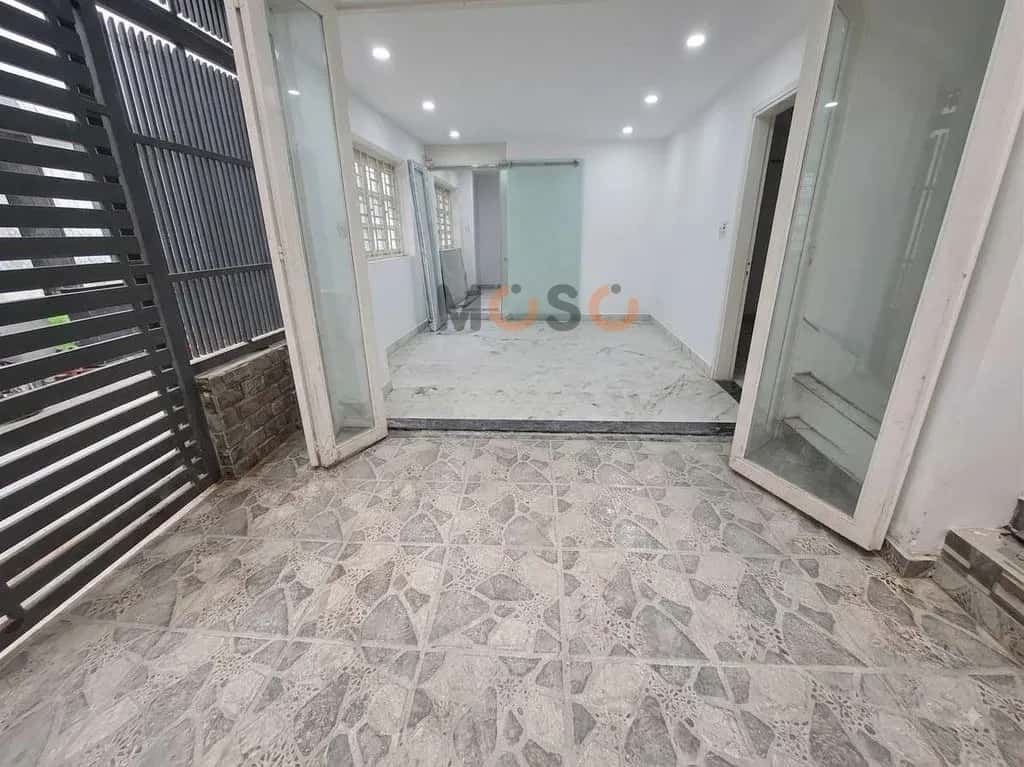 Cho thuê nhà mặt tiền Cách Mạng Tháng Tám Tân Bình, TP.HCM – giá 9.8 triệu — Hình 3 Cho thuê nhà mặt tiền Cách Mạng Tháng Tám Tân Bình, TP.HCM – giá 9.8 triệu — Hình 3