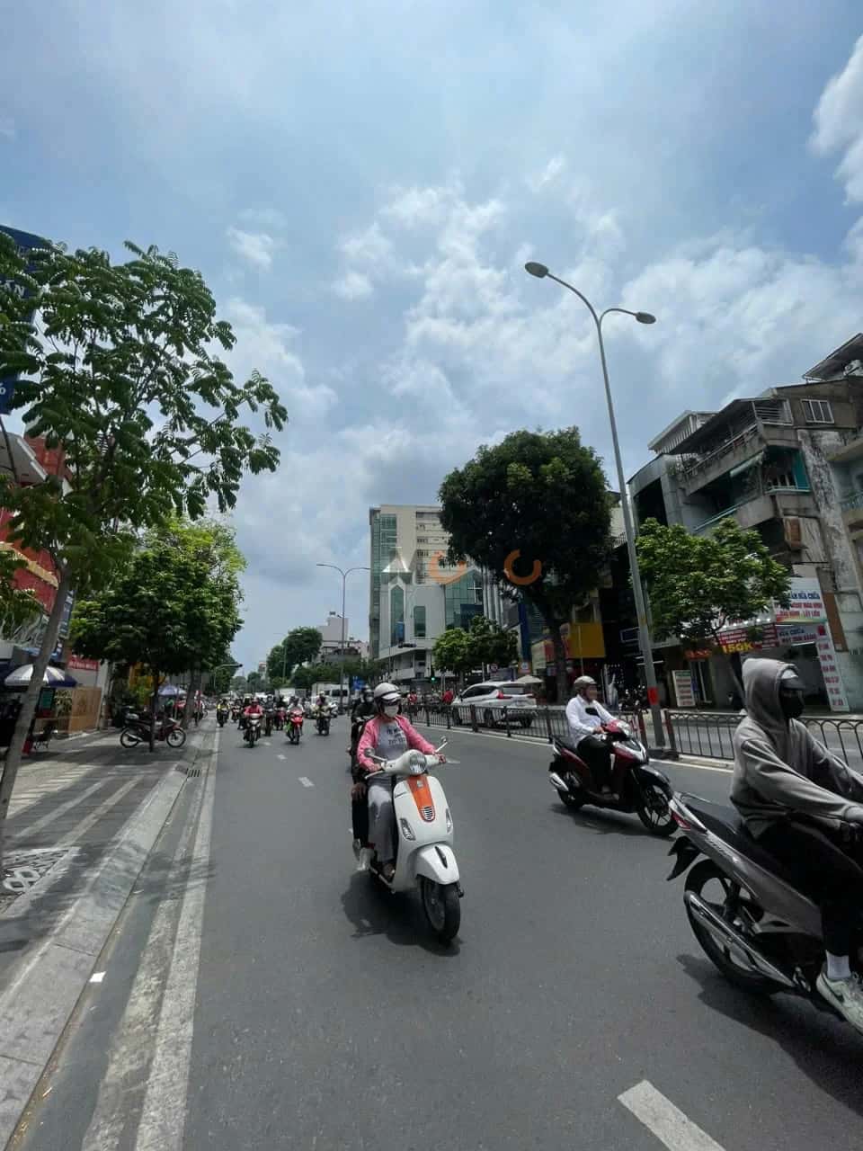 Cho thuê nhà mặt tiền Ba Tháng Hai Quận 10, TP.HCM – 1 phòng ngủ, giá 70 triệu — Hình 3 Cho thuê nhà mặt tiền Ba Tháng Hai Quận 10, TP.HCM – 1 phòng ngủ, giá 70 triệu — Hình 3