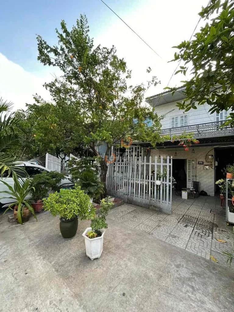 Cho thuê nhà hẻm Ích Thạnh Quận 9 cũ, TP.HCM – 2 phòng ngủ, giá 6.5 triệu Cho thuê nhà hẻm Ích Thạnh Quận 9 cũ, TP.HCM – 2 phòng ngủ, giá 6.5 triệu