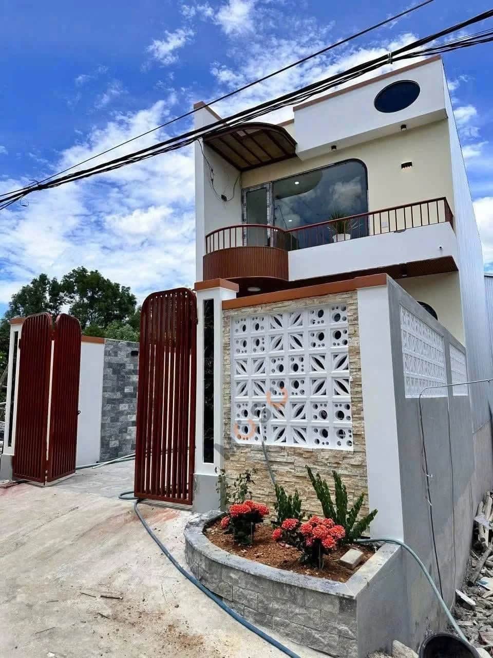 Bán nhà hẻm Minh Mạng Quận Thuận Hóa, TP. Huế – 3 phòng ngủ, giá 3 tỷ Bán nhà hẻm Minh Mạng Quận Thuận Hóa, TP. Huế – 3 phòng ngủ, giá 3 tỷ