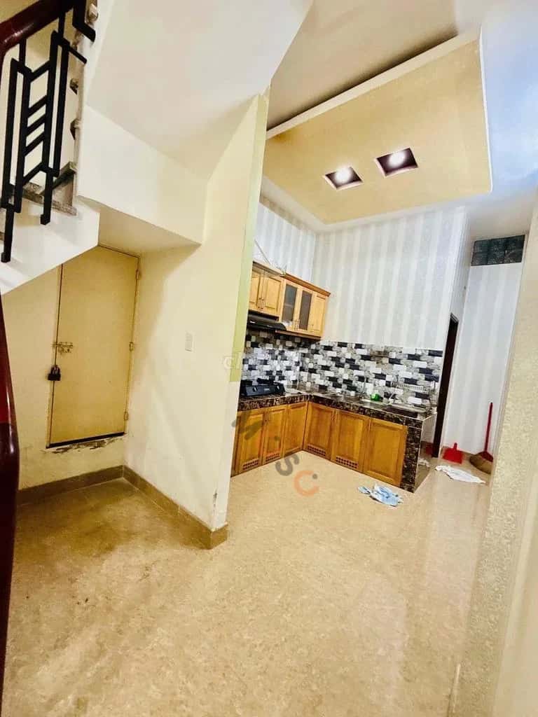 Cho thuê nhà hẻm Đường Tôn Đản Quận 4, TP.HCM – 3 phòng ngủ, giá 13 triệu — Hình 2 Cho thuê nhà hẻm Đường Tôn Đản Quận 4, TP.HCM – 3 phòng ngủ, giá 13 triệu — Hình 2