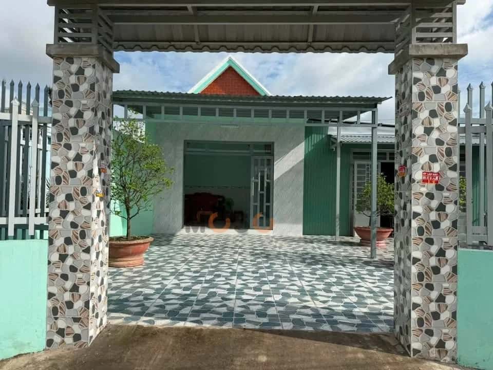 Bán nhà mặt tiền Ấp Giồng Lớn Huyện Cần Giuộc, Long An – 2 phòng ngủ, giá 2.9 tỷ — Hình 2 Bán nhà mặt tiền Ấp Giồng Lớn Huyện Cần Giuộc, Long An – 2 phòng ngủ, giá 2.9 tỷ — Hình 2
